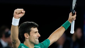 Djokovič po veľkom boji zdolal Thiema a získal 17. grandslamový titul v kariére