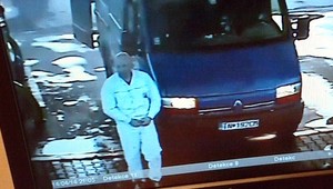 Vybúrili sa na pumpe, omočili stojan a zbili predavačky