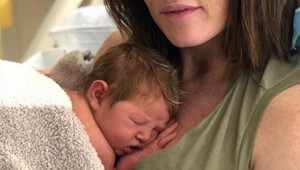 Herečka porodila v 47 rokoch! Podarilo sa jej utajiť aj druhé tehotenstvo