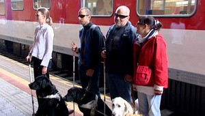 Nevidiaci cestovatelia. Prsty v tom majú Kemka, Miezga, Latinák aj Jakab