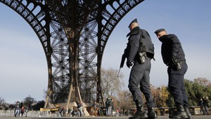 Francúzska polícia zatkla v súvislosti s útokmi v Paríži ďalšieho muža