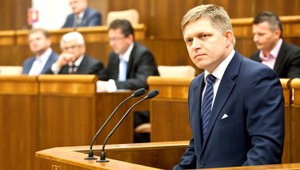 Fico pripustil dočasné zrušenie sviatkov na päť rokov