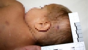 Nevedela ho upokojiť, tak synčeka mlátila päsťami!