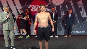 Mal byť hviezdou UFC, youtuber ho knokautoval v prvom kole