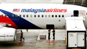 Malaysia Airlines húfne opúšťajú zamestnanci