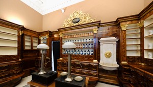 Na bratislavskú ikonu sa usmialo šťastie: Historická lekáreň u Salvatora sa vracia ľuďom