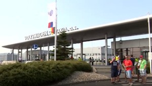 Štrajk v automobilke pokračuje. Za rokovací stôl si sadli už po 12-krát