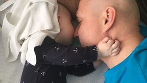 Cinkota si TAKTO užíva otcovstvo. Kamaráti sa mu posmievajú