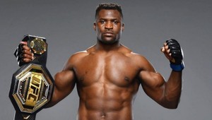 Ťažkotonážnik Ngannou zažiaril v sérii Jackass. Mal udrieť do slabín