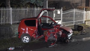 Vážna nehoda: Vodič z miesta ušiel, zatiaľ čo spolujazdec bojoval o život