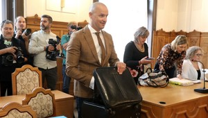 Ficov poradca Lindtner ide pred špecializovaný súd. Termíny pojednávania sú vytýčené