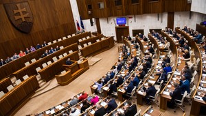 OĽANO a priatelia stiahli návrh mimoriadnej schôdze. Predložili nový