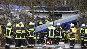 V súvislosti s vlakovým nešťastím v Bavorsku vyšetrujú výpravcu