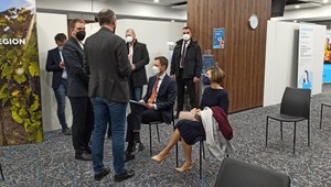 Na župe navyšujú očkovanie: Hlavný lekár Tomáš Szalay avizuje 12-tisíc nových termínov. Lekár sa nevyhol kritike vlády