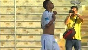 Futbalový babrák. To sa vari ani nedá zahodiť...