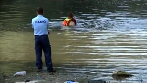 Pri kúpaní v rieke zomrel chlapec (†16), našli ho po niekoľkých hodinách