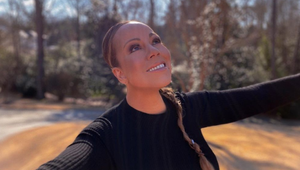 Sestra ju chcela predať na prostitúciu, brat ako nájomný vrah! Slávna speváčka v knihe šokuje!