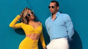 Snúbenec Jennifer Lopez mal playmate posielať fotky pohlavného údu