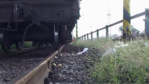 Pre nešťastnú lásku chcel skočiť pod vlak