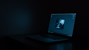 Brutálna vražda troch mladých žien bola vysielaná online. Gang ich znásilňoval a mučil