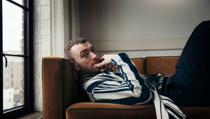 Známy spevák si nie je istý svojím pohlavím. Uvažuje nad zmenou