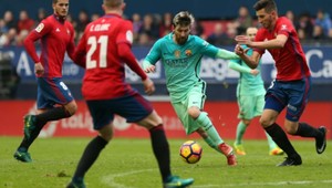 Pán Génius sa opäť raz dobre bavil! Človeku je tých obrancov až ľúto...