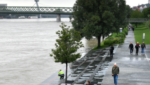 FOTO: Na viacerých miestach Slovenska vyhlásili povodňovú aktivitu. Taraba zvolal krízový štáb