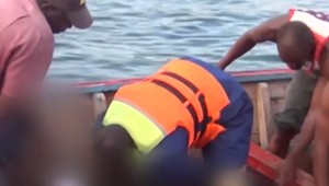 Prevrátenie trajektu na Viktóriinom jazere si už vyžiadalo viac ako 100 mŕtvych