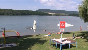 Najteplejšia vodná nádrž láka mnohých rekreantov. Obľúbil si ju aj bulharský cár