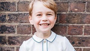 George patrí medzi najlepšie oblečených Britov, nechýba ani Kate a Meghan