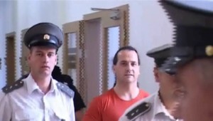 Prepustia vraha tzv. bielych koní z väzenia? Vyhovejú jeho žiadosti?