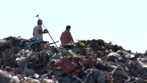 Ďalšia kontrola na skládke v Podunajských Biskupiciach. Majiteľ recyklačného dvora už je vo väzbe