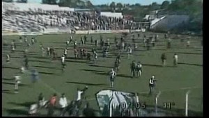 Uruguajský zväz po násilnostiach stopol futbal