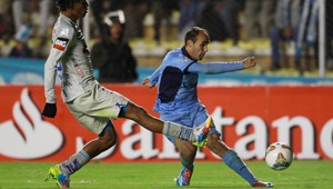 Ľavačka spoza polovičky! Nádherná strela, predtým super čítanie hry!