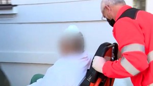 Z brutálnej vraždy matky troch detí obvinili jej manžela