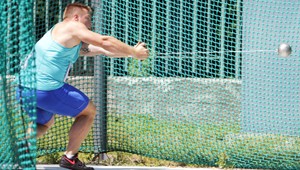 Kladivár Lomnický najlepší v hode cez rieku