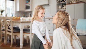 Psychológovia varujú: Týchto 5 fráz NIKDY nepoužívajte pri rozhovore s dieťaťom