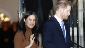 Zmanipulovaný Harry?! TOTO mal spraviť len zo strachu, že ho Meghan opustí!