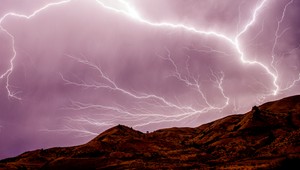 Turistku na pláži v Splite počas búrky zasiahol blesk