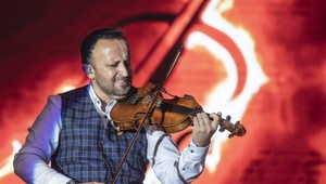 Skladba Hej sokoly je v angličtine. Ľudia si ju môžu spievať aj za hranicami