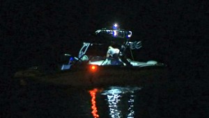 Na Dunaji v Bratislave havaroval čln, hasiči zachraňovali posádku