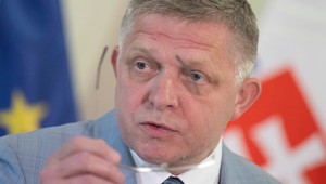 Fico je pripravený podpísať dohodu k zrušeniu nedeľných diskusií, KDH súhlasí