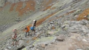 VIDEO: V Tatrách sa konali unikátne preteky vysokohorských nosičov