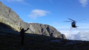 Český turista sa v Tatrách pošmykol a poranil si hlavu. Pád neprežil