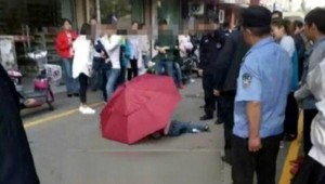 Chlapec skočil z 10. pochodia s dáždnikom. Inšpirovala ho rozprávka