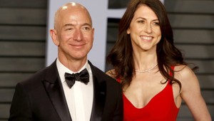 Najbohatší muž sveta je voľný: Exmanželka Jeffa Bezosa zarobila obrovský balík