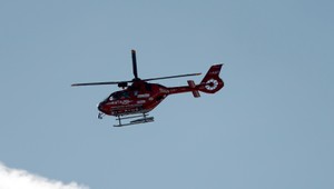 Týždeň po Vlhovej odviezol vrtuľník aj jej najväčšiu rivalku. Shiffrinová spadla v Taliansku