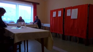 Volebné moratórium narušila aj klobása s číslom kandidáta