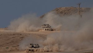 Izrael spustil ofenzívu proti Gaze. Tisíce Palestínčanov sa dalo na útek