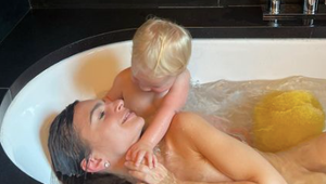 Odfotila sa so synčekom vo vani, TAKÝTO náklad za to kráska schytala!